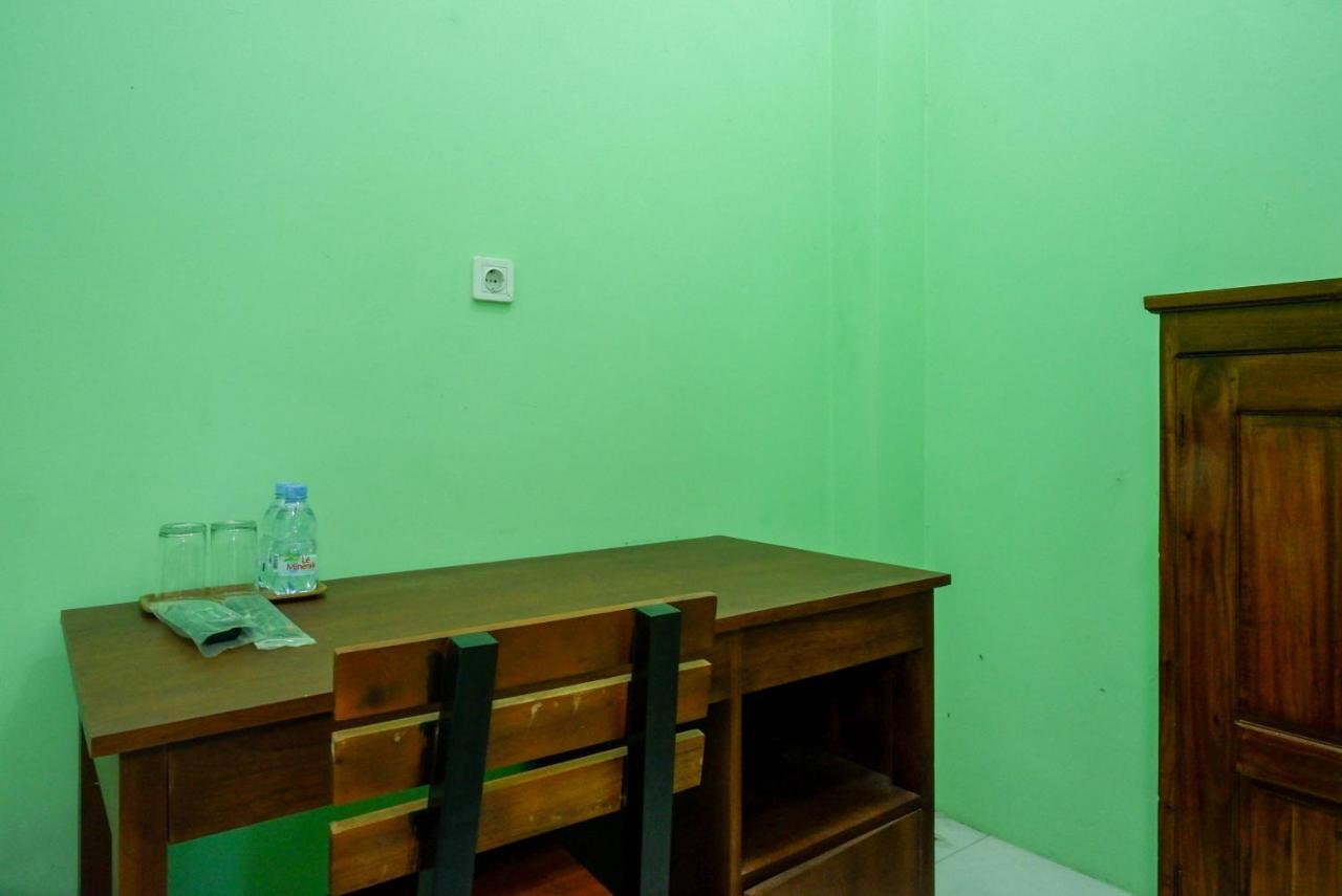 Reddoorz Syariah Near Monumen Jogja Kembali Kejayan Exterior foto